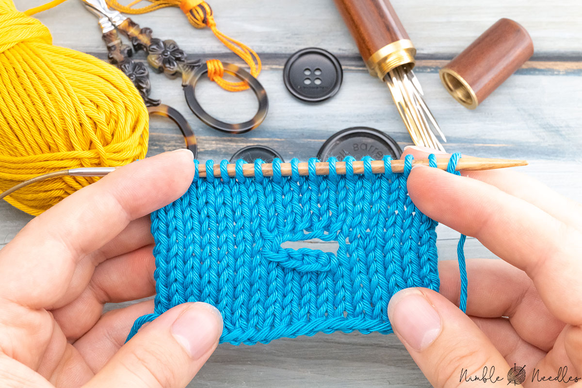 One of many easiest methods to make a buttonhole in knitting [step-by-step for beginners]